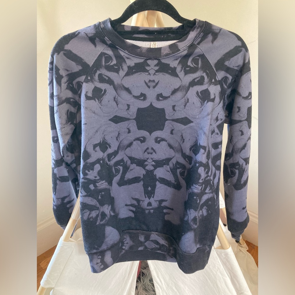 Crooks & castles crewneck size small
